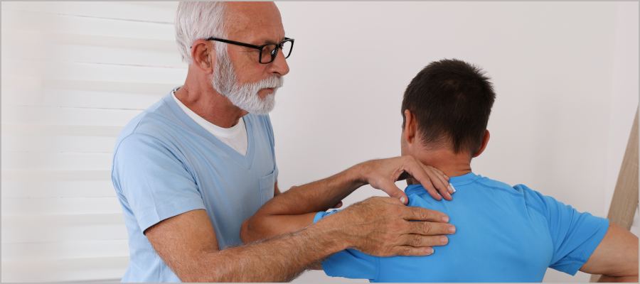 Discover Common Signs of Scoliosis to Watch for Early Detection and Timely Treatment for Better Spinal Health. Discover Common Signs of Scoliosis to Watch for Early Detection and Timely Treatment for Better Spinal Health.